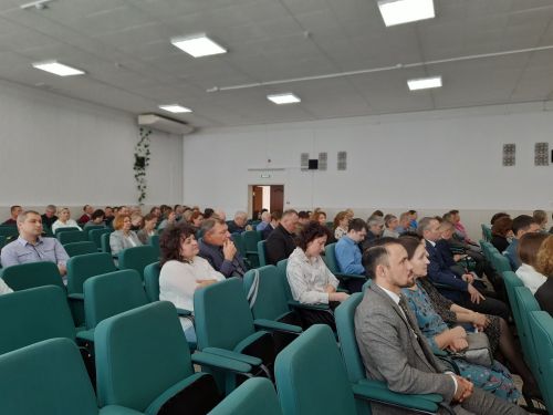 Чистопольцы получают сертификаты на отдых в санаториях, надои растут, за рулем — пьяные водители: о чем еще говорилось на совещании в муниципалитете