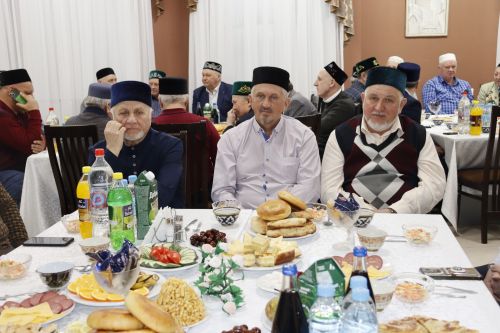 Более 100 человек пригласили на большой ифтар в Чистополе