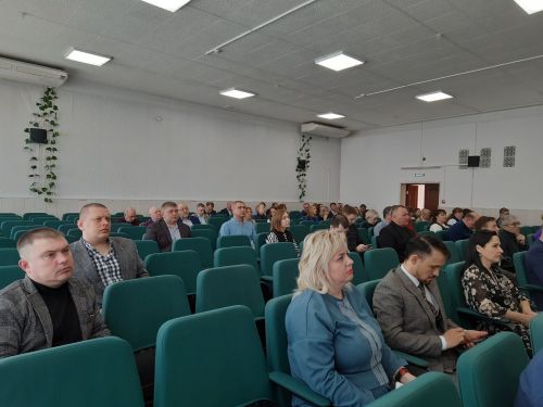 Работа художественной школы, подготовка к севу, оперативная обстановка обсуждались на совещании-планерке в муниципалитете