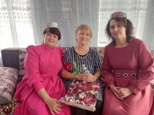 В Чистопольском районе матерей и жен участников СВО поздравили с предстоящим женским днем