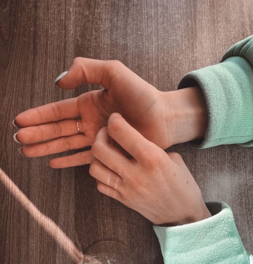 Какие части тела чешутся к прибыли