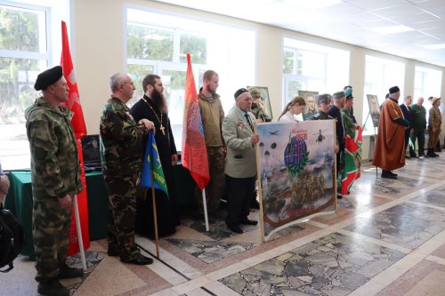 В Чистополе открылась выставка «Герои среди нас»