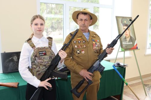 В Чистополе открылась выставка «Герои среди нас»