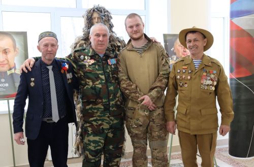 В Чистополе открылась выставка «Герои среди нас»