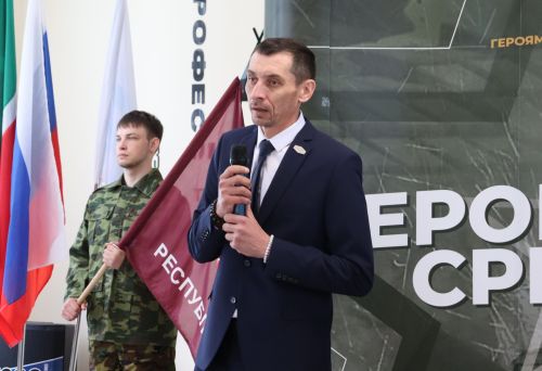 В Чистополе открылась выставка «Герои среди нас»