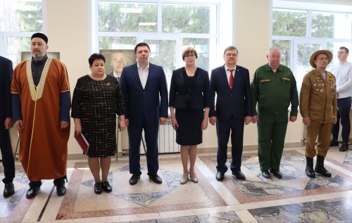 В Чистополе открылась выставка «Герои среди нас»