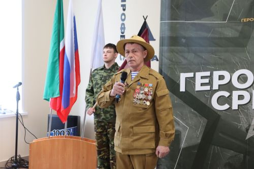 В Чистополе открылась выставка «Герои среди нас»