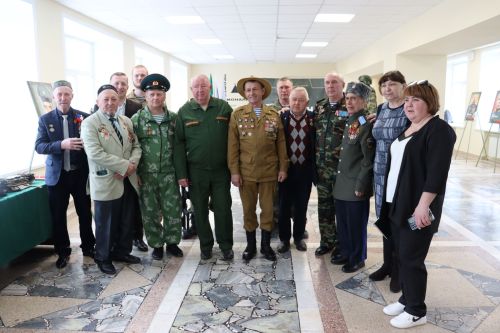 В Чистополе открылась выставка «Герои среди нас»