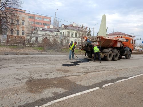 В этом сезоне планируется провести ямочный ремонт чистопольских дорог на площади около 3-х тысяч квадратных метров