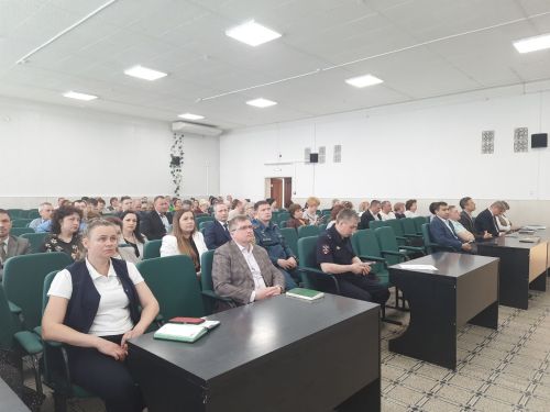 Эдуард Хасанов: «К 9 Мая город и район должны быть чистыми»