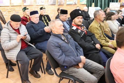 В Чистополе прошла международная выставка картин