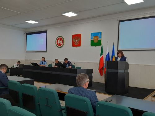 В Чистополе обсудили вопросы горячего питания в детских садах