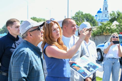 Раис Татарстана ознакомился с ходом строительства пассажирской пристани в Чистополе и планами города по работе с туристами