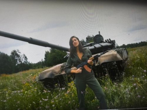 Молодая певица из РТ записала песню для бойцов в зоне СВО