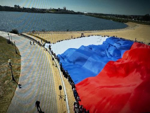 Фарид Мухаметшин опубликовал в телеграм-канале видео в честь Дня флага РФ