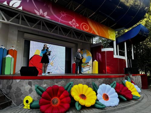 Более 100 чистопольских первоклассников получили в подарок рюкзаки со школьными принадлежностями