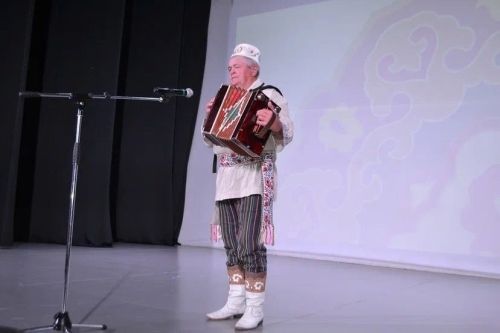 Чистополь посетил татарский народный фольклорный ансамбль «Ак каен»