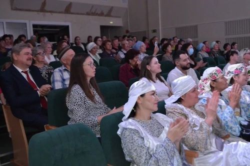 Чистополь посетил татарский народный фольклорный ансамбль «Ак каен»
