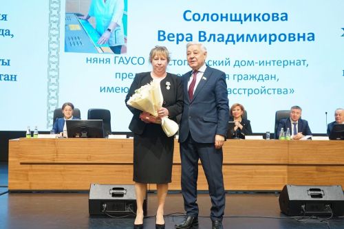 Сотрудница чистопольского дома-интерната удостоена медали