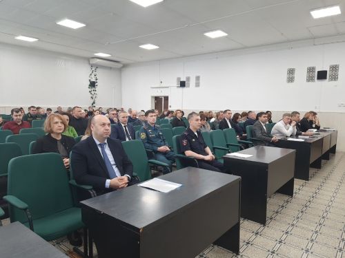 Работу Молодежного центра, состояние дел в АПК и оперативную обстановку обсудили на планерке в Чистопольском муниципалитете
