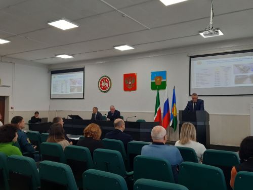 Работу Молодежного центра, состояние дел в АПК и оперативную обстановку обсудили на планерке в Чистопольском муниципалитете