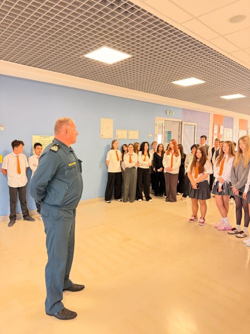 Урок гражданской обороны в чистопольском лицее: спецслужбы провели мастер-классы по безопасности
