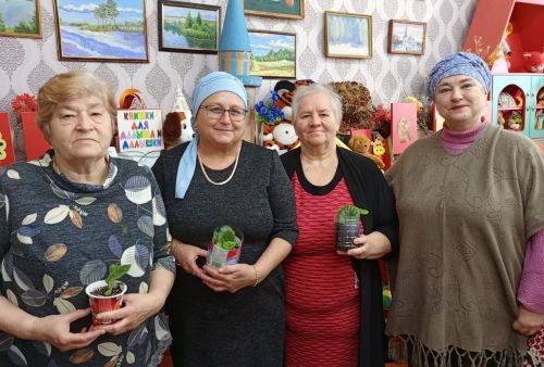 «Любимая дача» в библиотеке: пенсионеры Чистополя отметили День добра и уважения