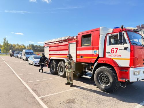Урок гражданской обороны в чистопольском лицее: спецслужбы провели мастер-классы по безопасности