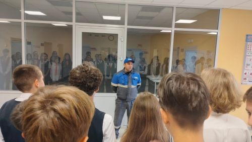 Урок гражданской обороны в чистопольском лицее: спецслужбы провели мастер-классы по безопасности
