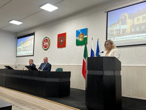 О работе МФЦ, темпах уборки урожая и оперативной обстановке доложили главе Чистопольского района