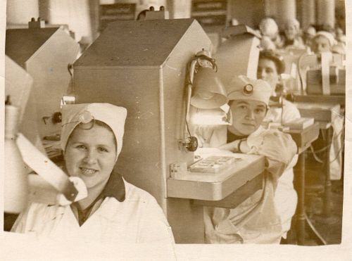 90-летняя Нина Горшенина поделилась воспоминаниями о Часовом заводе, его работниках и своём военном детстве