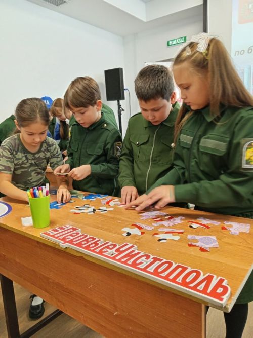 Чистопольские кадеты прошли квест по правилам дорожного движения
