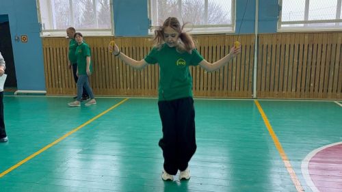 В селе Чистопольского района устроили спортивный праздник для родителей с детьми