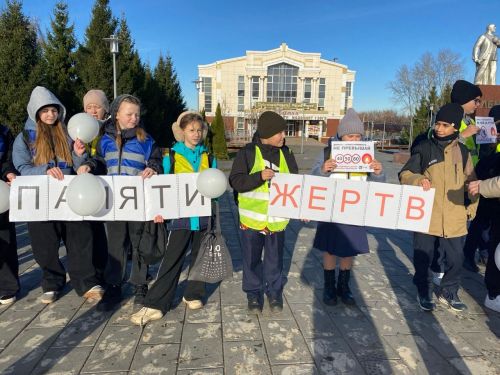 В Чистополе почтили память жертв ДТП масштабной акцией с участием детей