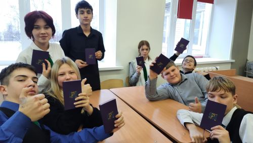 Школьники Чистопольско-Высельской школы сразились в литературной игре «Книжная радуга»