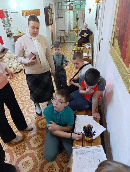 Воспитанники воскресной школы изучили устройство храма через квест