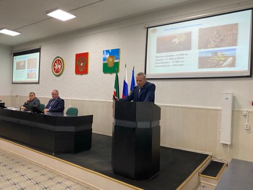 Кадровые назначения, статистика, уборочная, оперативная сводка: о чем говорили на совещании в муниципалитете