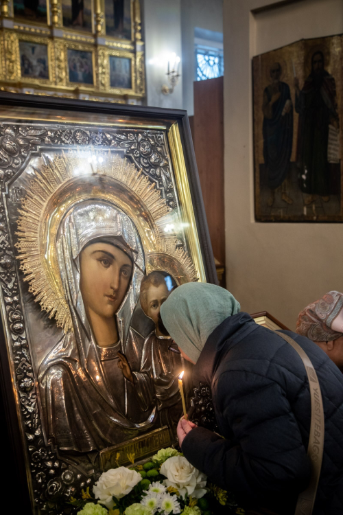 Отреставрированная Казанская икона Божией Матери вернулась в чистопольский собор