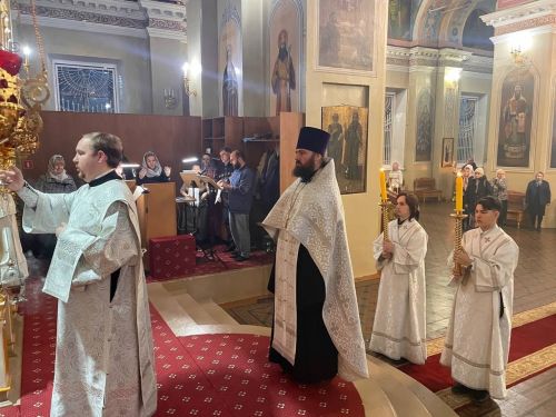 Епископ Пахомий возглавил всенощное бдение в Чистополе в честь Михаила Архангела