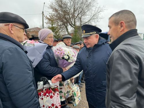 В Чистополе полицейские и ветераны МВД почтили память погибших коллег