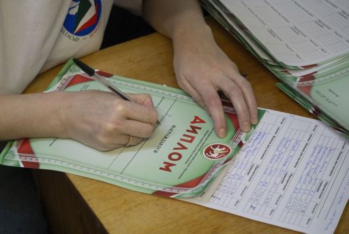 В День матери в Чистополе прошли соревнования по плаванию