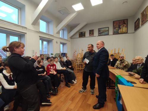 В Чистопольской художественной школе почтили память героев в День Героев Отечества