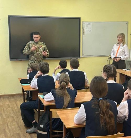 Ветераны СВО провели Уроки мужества для чистопольских школьников