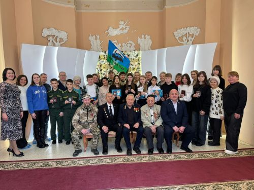 В Чистополе прошло торжественное вручение паспортов в День героев Отечества