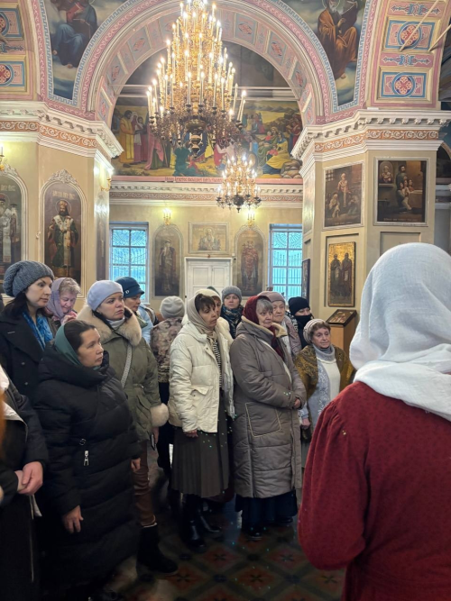 Участники Никольских чтений познакомились с языком иконы на экскурсии в кафедральном соборе