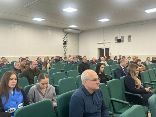 Глава Чистопольского района поручил украсить здания к Новому году и завершить дела