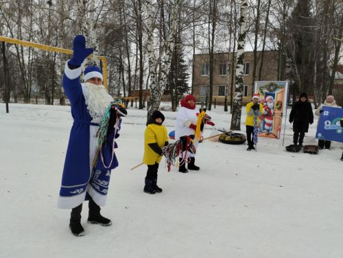 Дед Мороз и снеговик провели спортивный праздник для детей в селе Чистопольского района