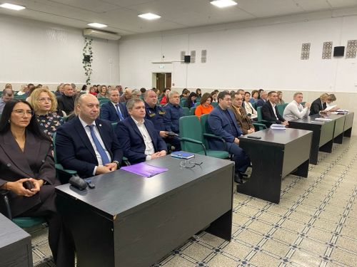 Работа ТОС, сельское хозяйство, безопасность: о чем говорили на еженедельном совещании в Чистополе