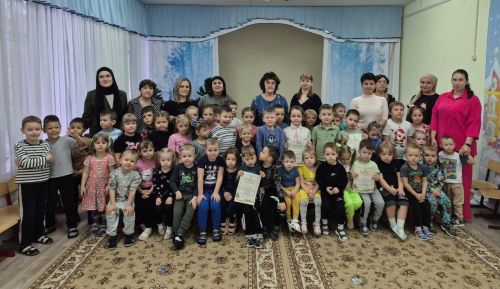 Сотрудники «Чистых лугов» рассказали детям о зимующих птицах