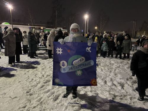Открытие ëлки в микрорайоне мебельной фабрики отпраздновали на новом месте
